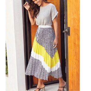 Evereve Yellow White Gray Animal-Print Pleated Maxi Skirt